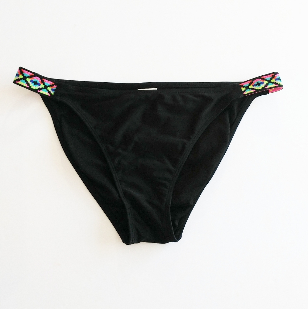 5/$18 Xhilaration Tribal Print Bikini Bottom